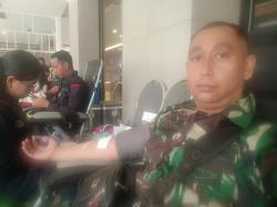Aksi Kemanusiaan TNI-Polri, Babinsa Koramil 02/Kota Donorkan Darah Dalam Rangka HUT Bhayangkara ke 80